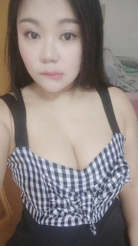 新街口大奶童童